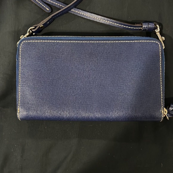 Dooney & Bourke cross body pocket book - Picture 2 of 5